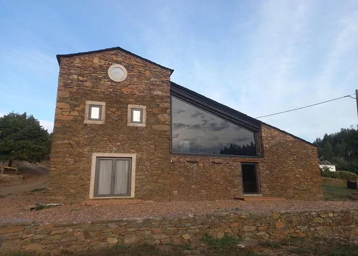 בית כפרי Linhares - Turismo, Natureza E Aventura קסטניירה דה פרה