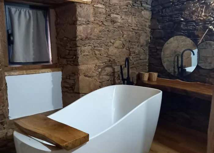 בית כפרי Linhares - Turismo, Natureza E Aventura קסטניירה דה פרה